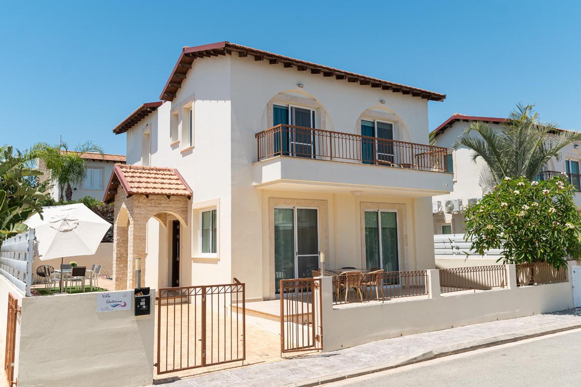 Villa Ekaterina Heights 3 Bdrm *
