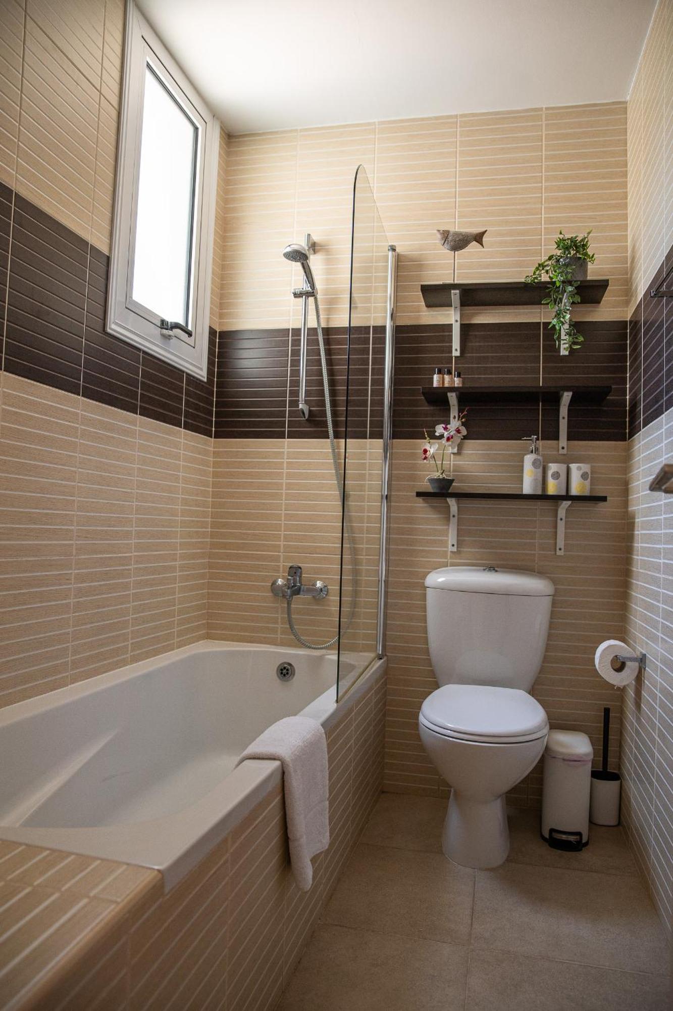 Ekaterina Heights 3 Bdrm *